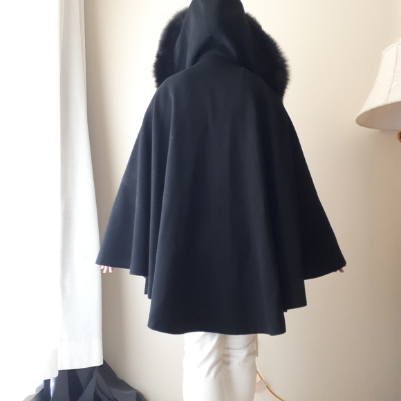 MARIE CLAIRE Black Cape - Picture 6 of 12